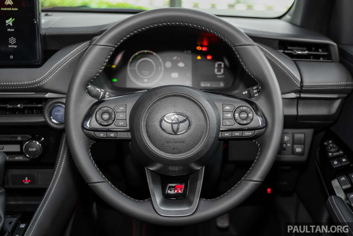 Toyota Vios steering wheel and instrument display